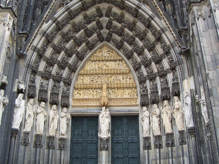 插图 29 科隆大教堂的大门