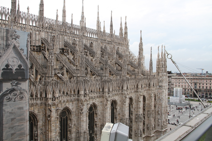 插图 46 米兰主教座堂屋顶一角